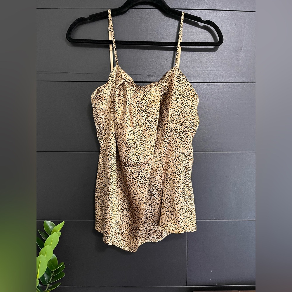NEW YORK & COMPANY Cheetah Print Silky Spaghetti Strap Tank Top Sz S EUC